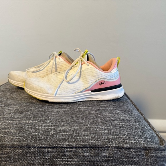 Ryka Women's Athletic Shoes, Size 7.5 - Picture 4 of 10